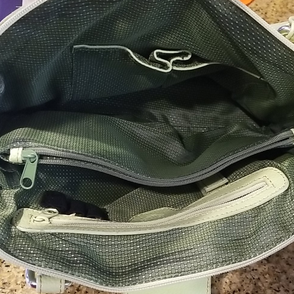 M.C. Handbag - Picture 9 of 13